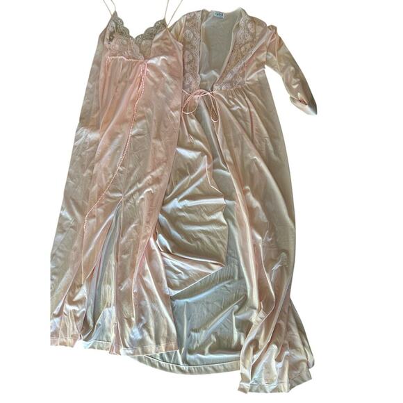 Vintage Gilead Women's Pink peach Robe and Gown Dress lingerie Size Medium - Picture 10 of 11